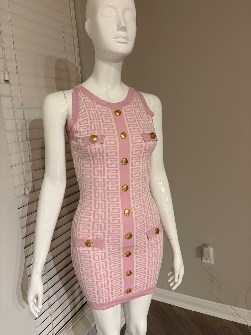 Posh Pink Patterned Sleeveless Knit Dress with Gold Buttons